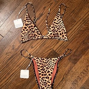 Monday Swimwear Barbados top + bottom / NWT - sold out online / sz M in jaguar